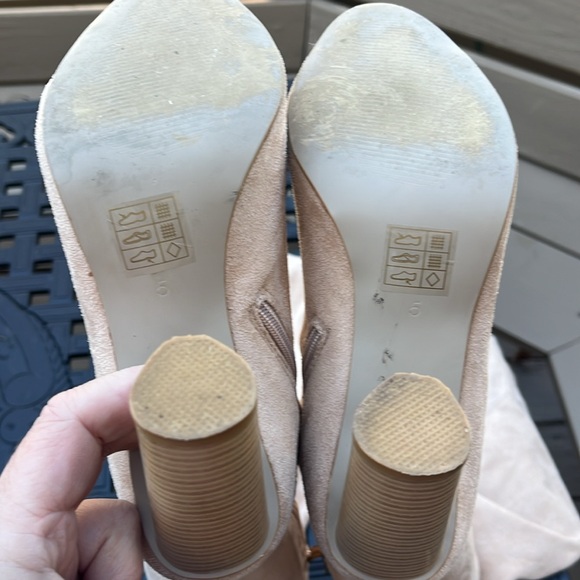 High heels open toe boots - best for someone size 8. - Picture 6 of 10